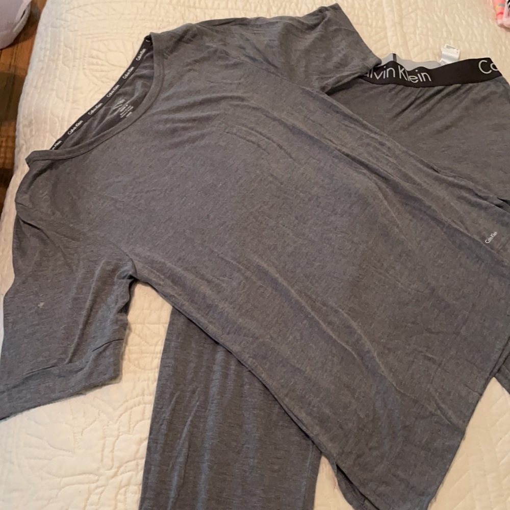 Calvin Klein sleep set size Medium